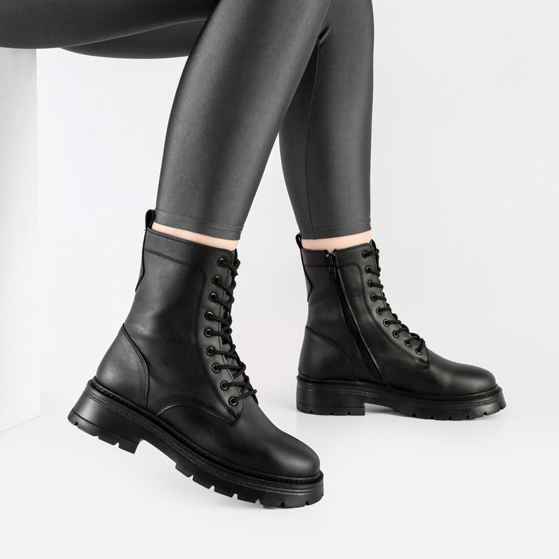 بوت و نیم بوت زنانه و دخترانه مدل بندی بغل زیپ برشکا BERESHKA رنگ مشکی کد A508