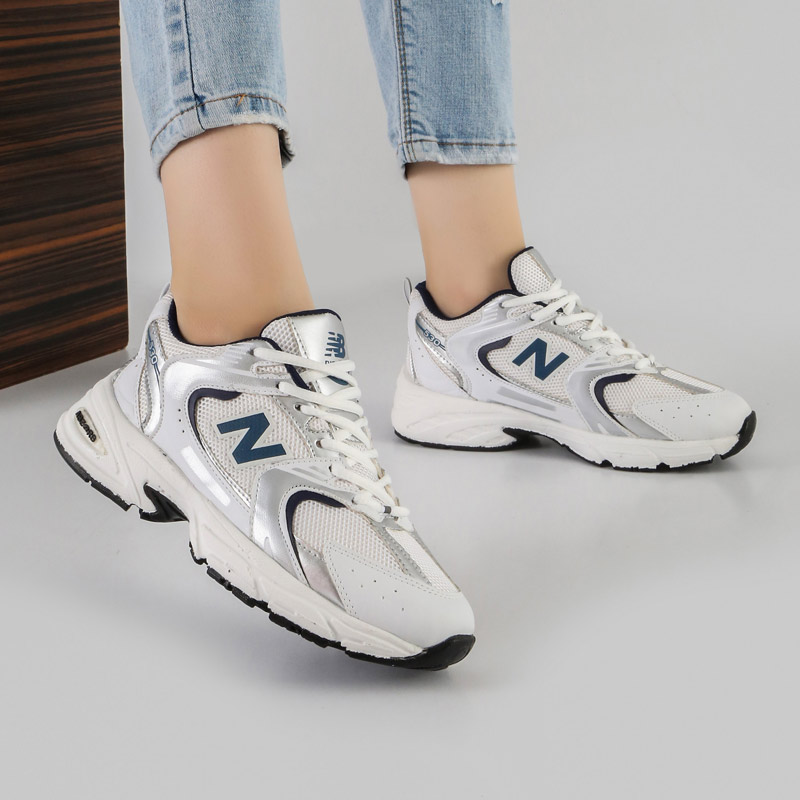 کفش و کتانی اسپرت زنانه مدل نیوبالانس 530 رنگ سفید سرمه ای کد 48520